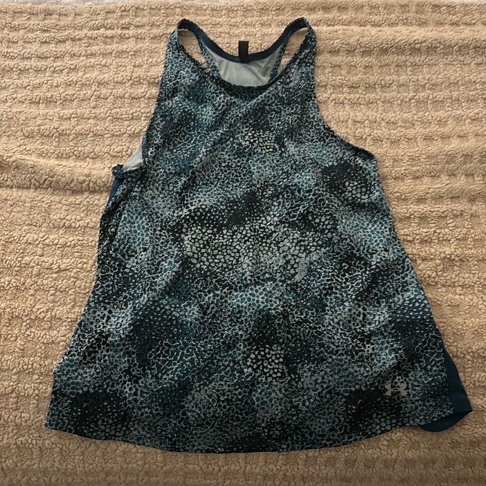 Women’s UA workout top